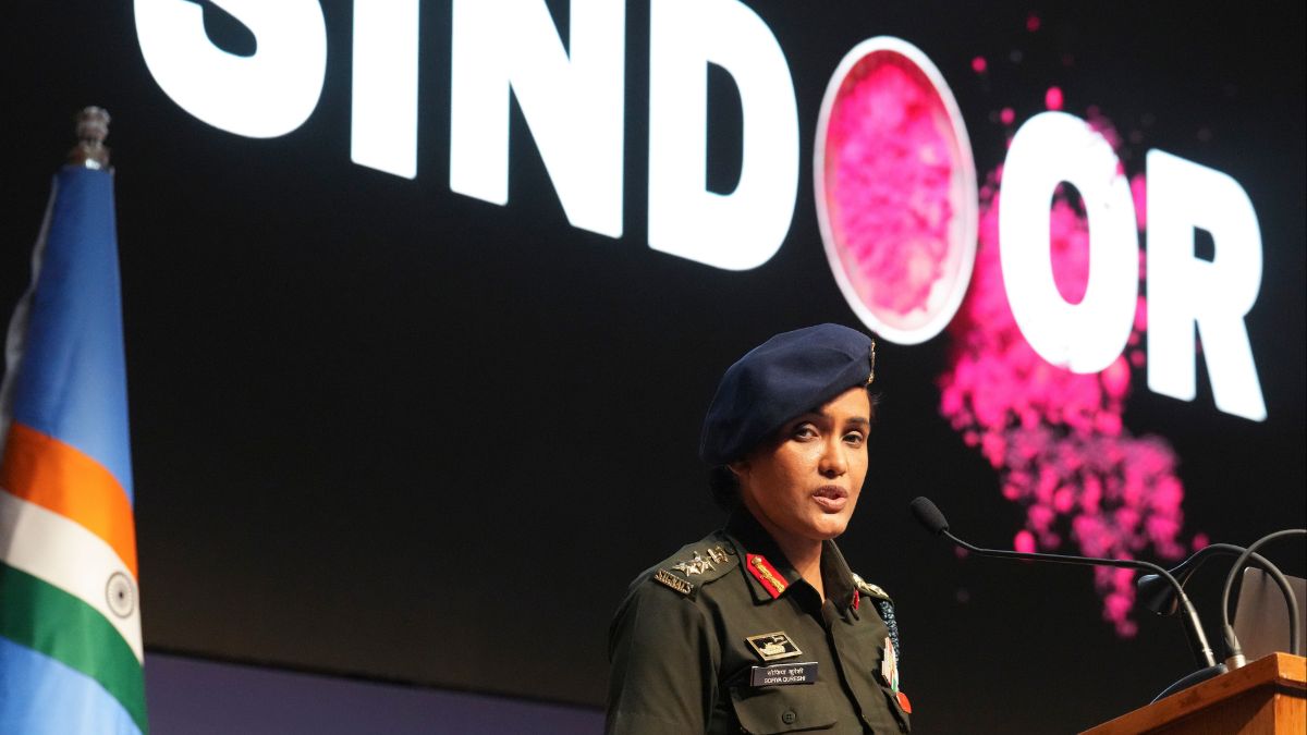 କର୍ଣ୍ଣେଲ ସୋଫିଆ କୁରେସିଙ୍କ ବିରୋଧରେ ଅପମାନଜନକ ମନ୍ତବ୍ୟ ଦେବା ପାଇଁ ମଧ୍ୟପ୍ରଦେଶ ପୋଲିସ ବିଜେପି ମନ୍ତ୍ରୀ ବିଜୟ ଶାହାଙ୍କୁ ବୁକ୍ କରିବା ପରେ ସୁପ୍ରିମକୋର୍ଟଙ୍କ ନିକଟରେ ଆବେଦନକରିଛନ୍ତି।