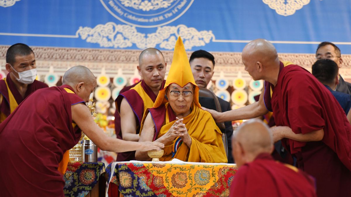 ଚୀନକୁ ପ୍ରତ୍ୟାଖ୍ୟାନ କରି ଭାରତ କହିଲା ଯେ ଦଲାଇ ଲାମା କେବଳ ତାଙ୍କ ଉତ୍ତରାଧିକାରୀ ସ୍ଥିର କରିପାରିବେ: 'ଏହା ରାଜନୀତି ବିଷୟରେ ନୁହେଁ'